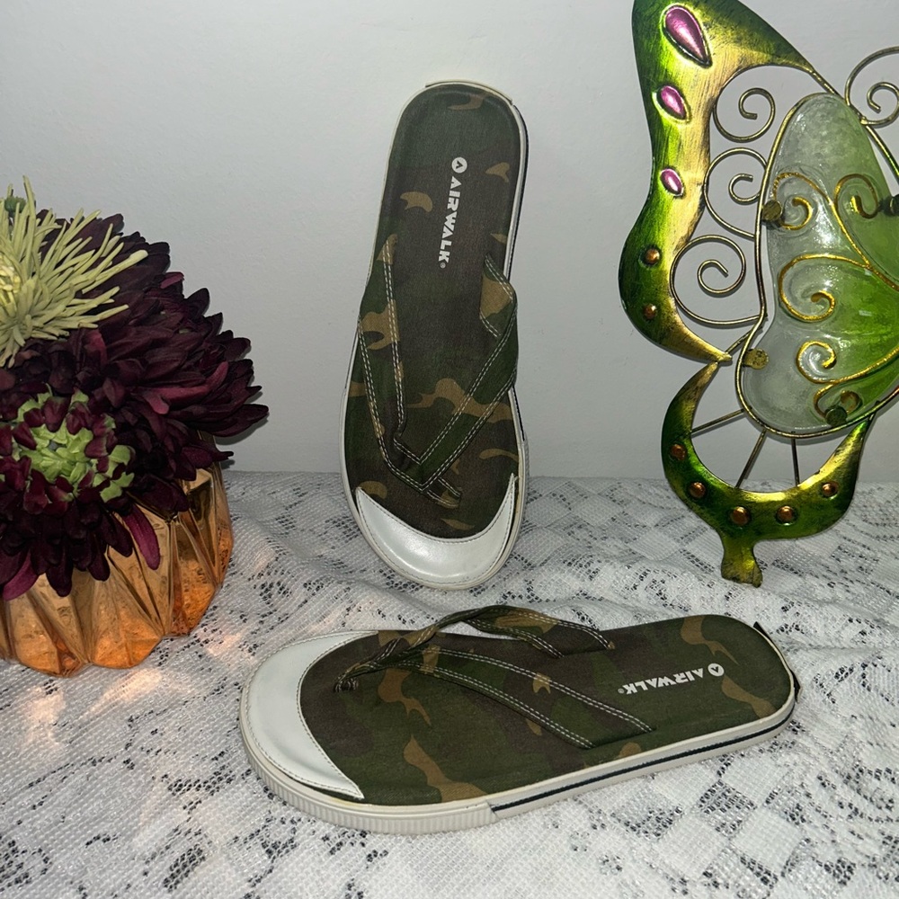 AIRWALK Women's Camouflage Flip Flops